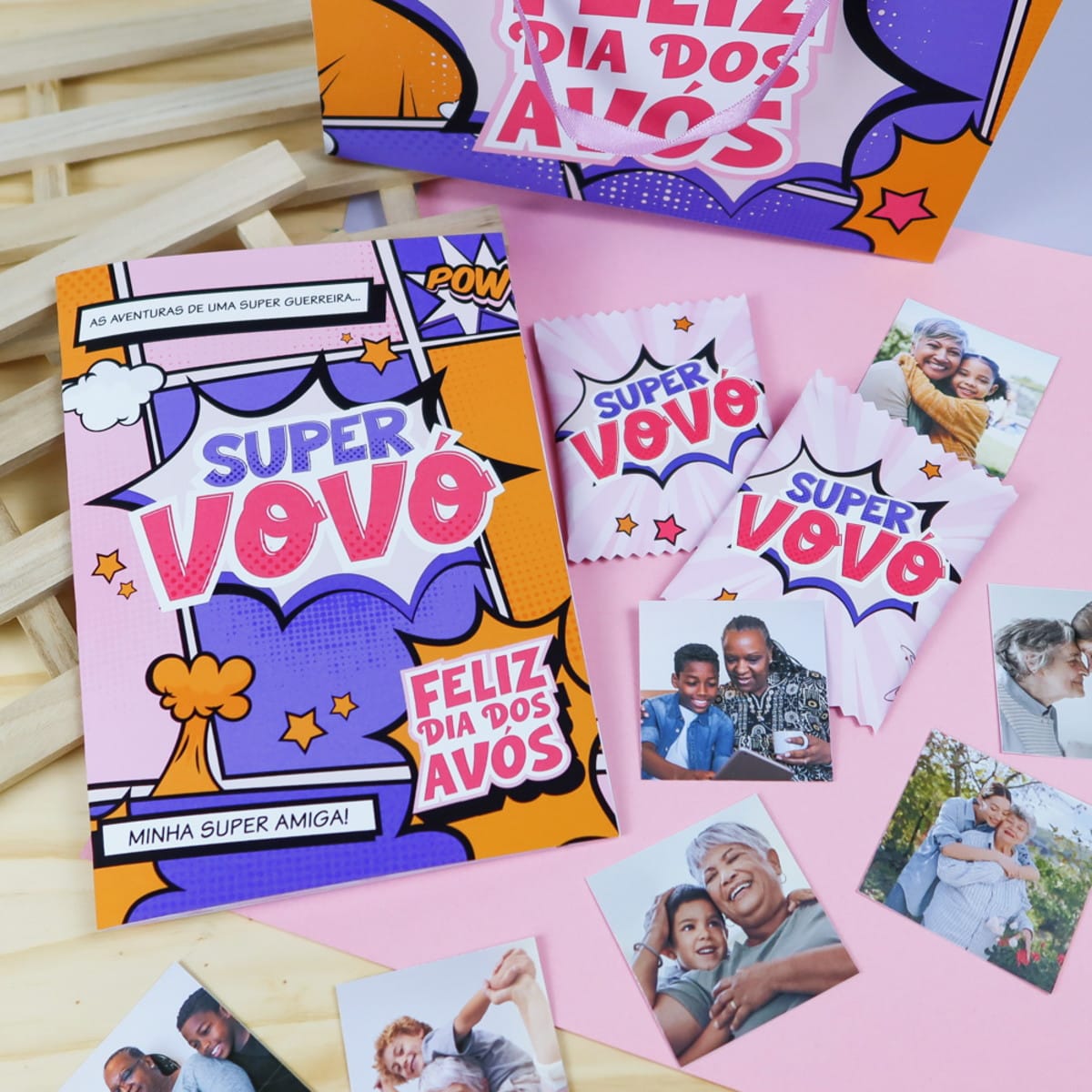 Álbum de Figurinhas Super Vovó Digital para o Dia dos Avós 2 Caderno, sacola e pequenas fotos com temas coloridos estilo quadrinhos.