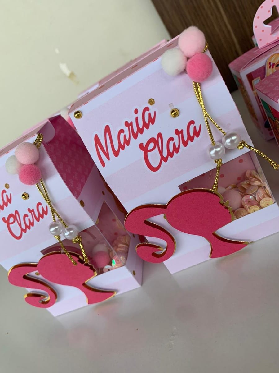 Arquivo de Corte Festa Barbie Luxo Digital 3 Caixinhas decoradas em tons de rosa com laços e pérolas em superfície clara.