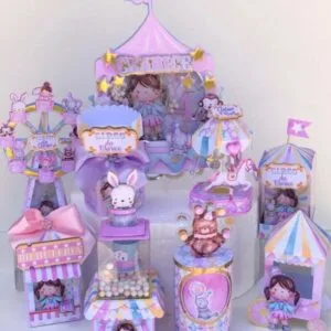 Arquivo de Corte Festa Circo Rosa Aquarela 12 Conjunto de lembrancinhas de papelaria personalizada com tema de circo em tons pastéis.