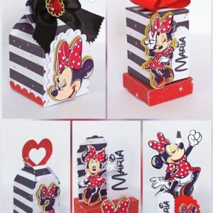 Coleção de caixas personalizadas decoradas com desenho de personagem infantil e laços vermelhos.