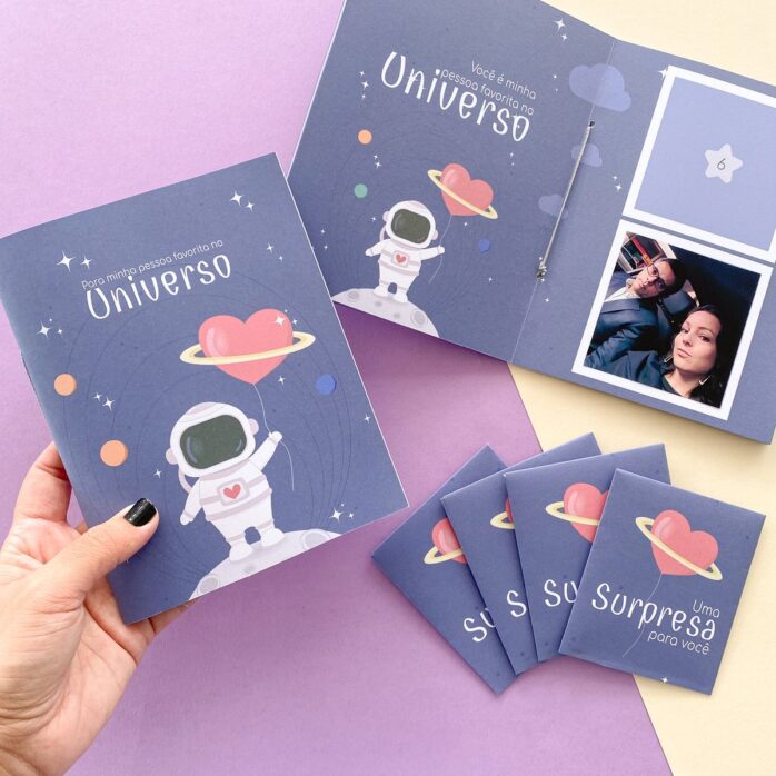 Arquivo Digital Álbum de Figurinhas Namorados Astronautas