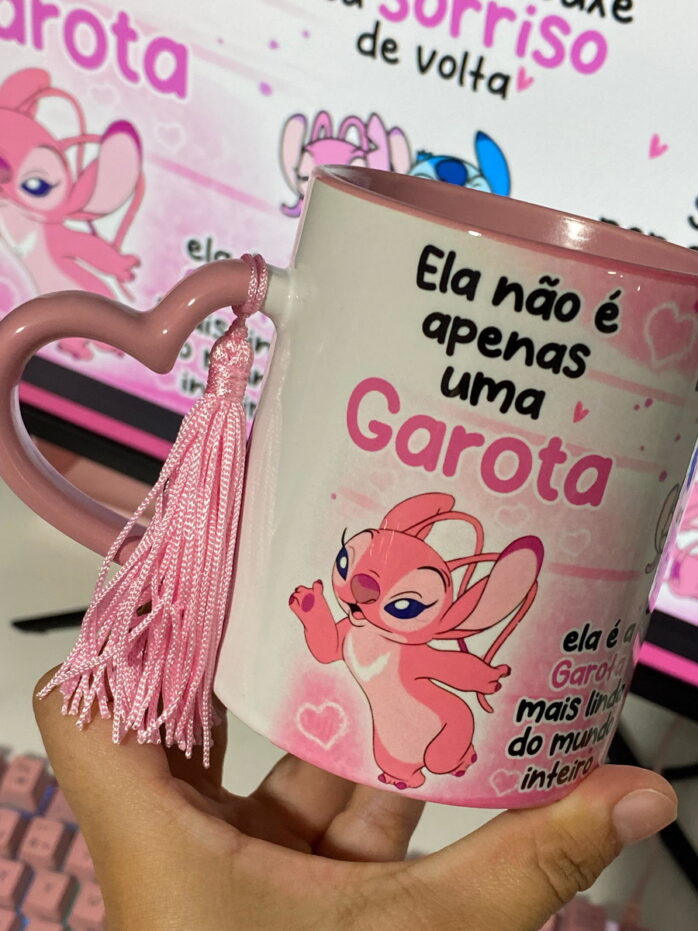 Arte Caneca Ela Não É Apenas Uma Garota - Angel Stitch