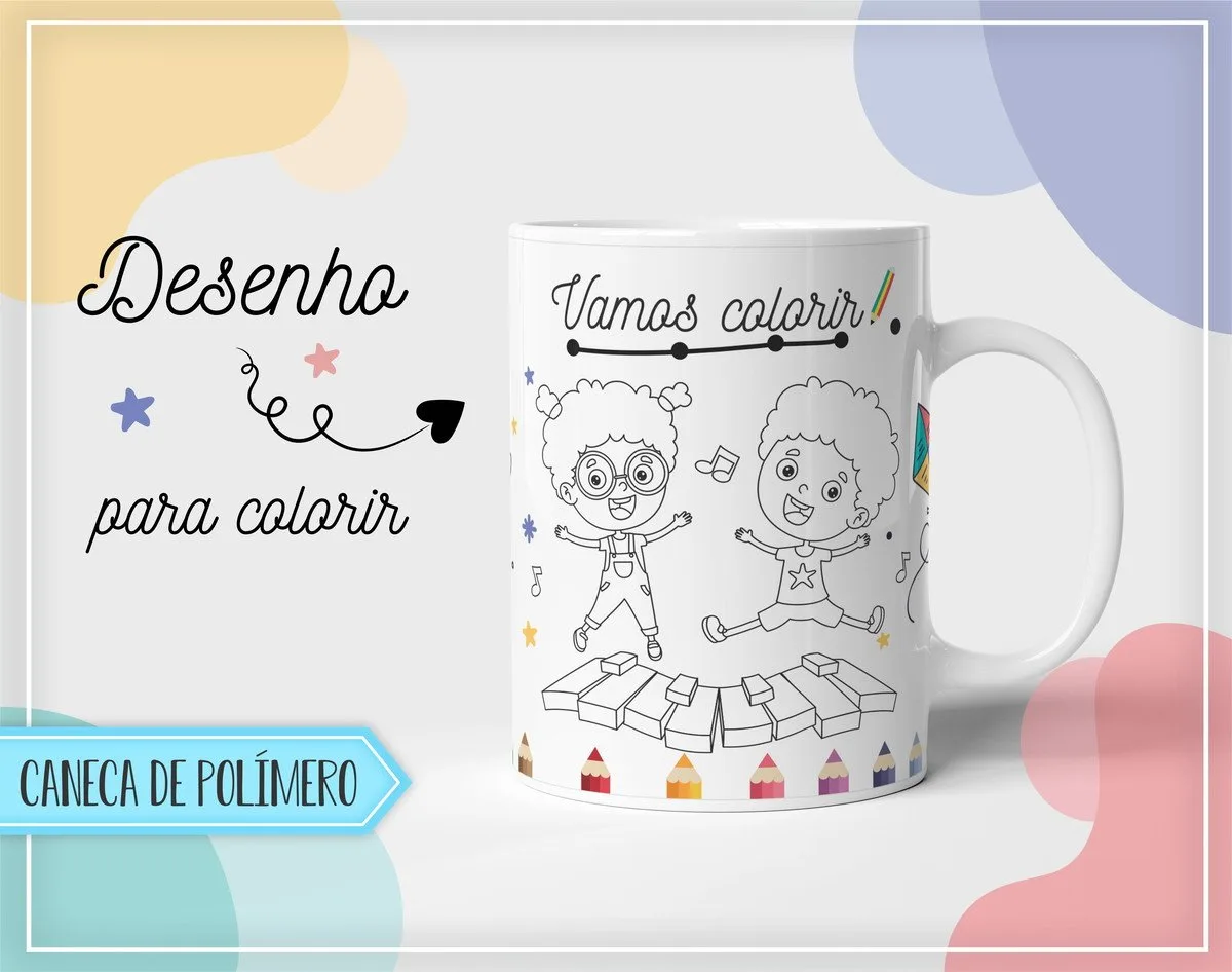 Caneca branca estampada com desenho infantil para colorir e lápis decorativos na base.