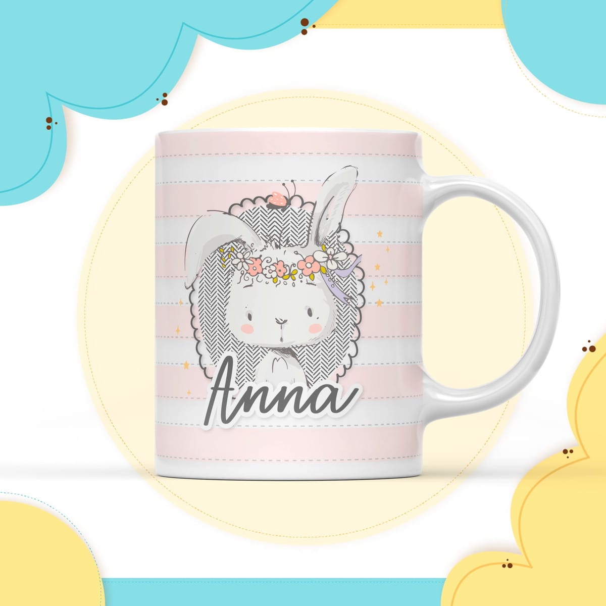 Arte Digital Caneca Coelhinha PNG para Sublimação 1 Caneca branca estampada com coelho fofo e nome escrito em fonte cursiva.