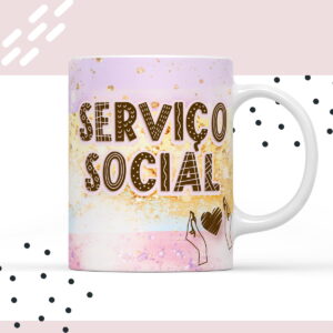 Caneca branca com estampa escrita SERVIÇO SOCIAL e desenho de mãos com coração.