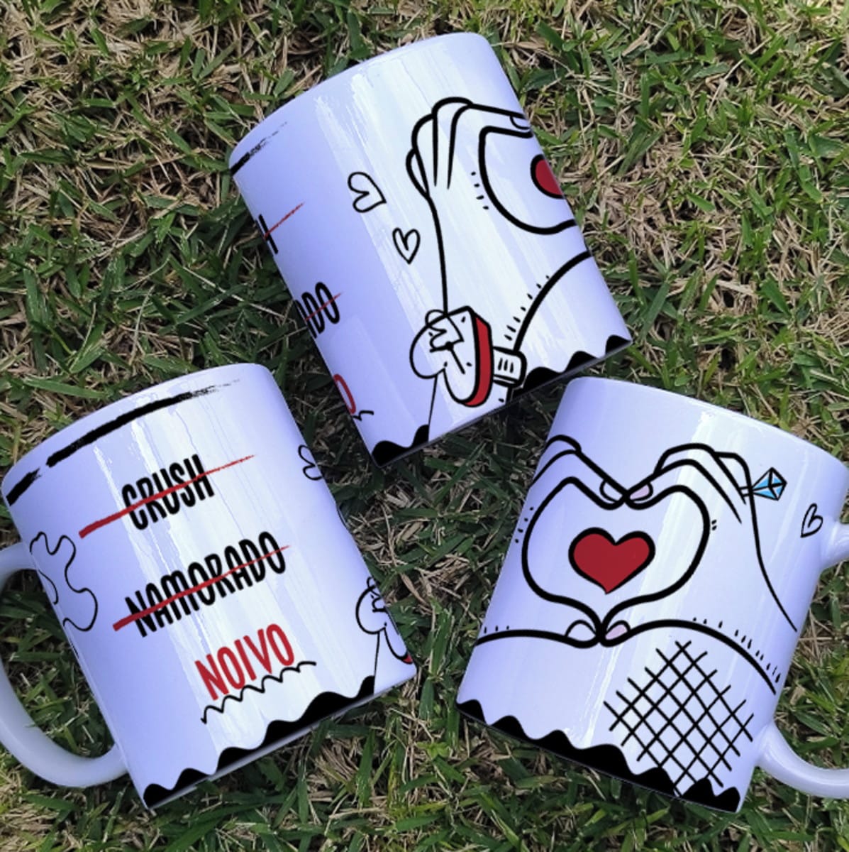Artes Românticas para Canecas de Casal e Namorados 1 Três designs de arte digital para canecas com tema de relacionamento e amor.
