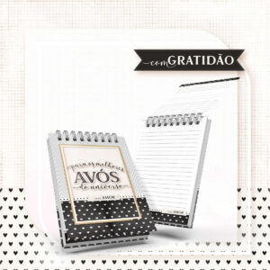 Dois pequenos blocos de notas com capa preta, branca e estampada de corações.