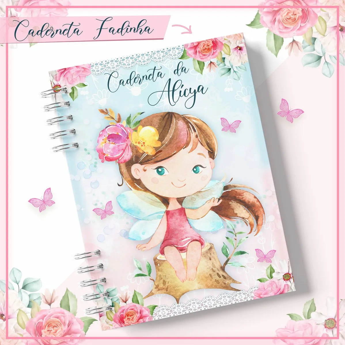 Caderneta de Vacina Fadinha Aquarela 1 Caderneta personalizada com estampa de fadinha infantil rodeada por flores e borboletas coloridas.