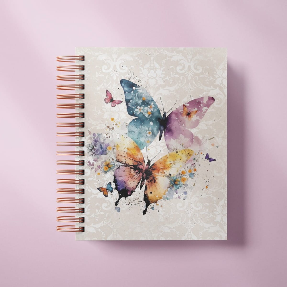Caderno A5 de Borboletas em Aquarela para Imprimir 1 Caderno espiralado com arte digital de borboletas coloridas e flores em aquarela.