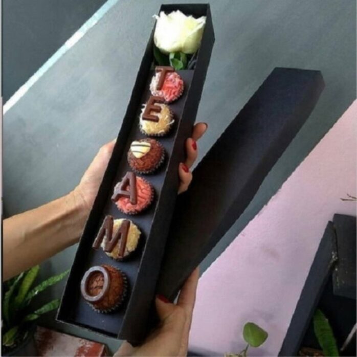 Caixa para 6 doces e 1 Rosa - MOLDE LIMPO