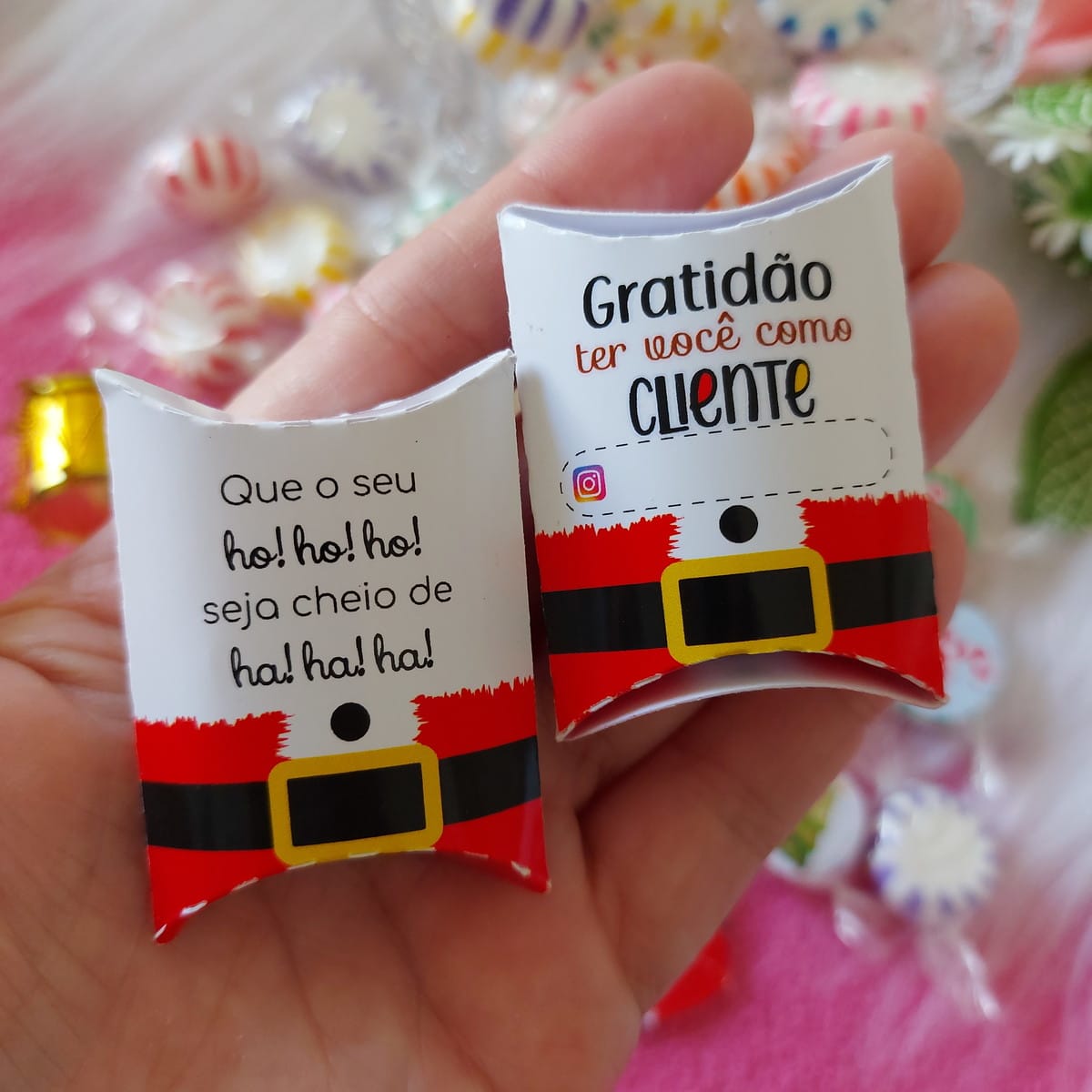 Caixinha de Bala Natal Arquivo Digital para Imprimir 3 Arte digital de caixas de Natal com mensagens festivas e design de Papai Noel.