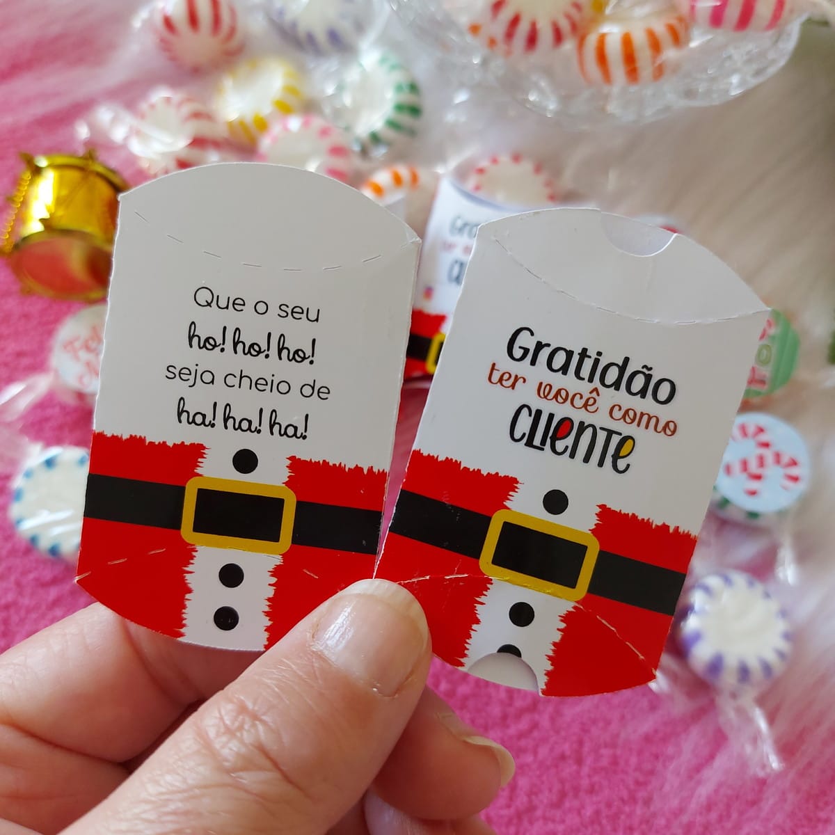 Caixinha de Bala Natal Arquivo Digital para Imprimir 4 Arte digital de caixinhas natalinas com design de Papai Noel e mensagens festivas.