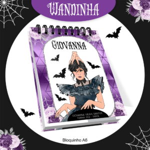 Capa Bloquinho Wandinha Digital para Personalizar 2 Caderno espiralado temático com capa roxa e ilustração de uma garota