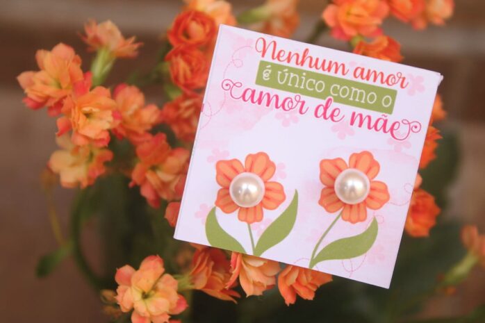 Card Brincos Flor Dia das Mães