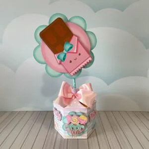 Centro De Mesa Doces 13 Topo de bolo de papel com formato de barra de chocolate sorridente
