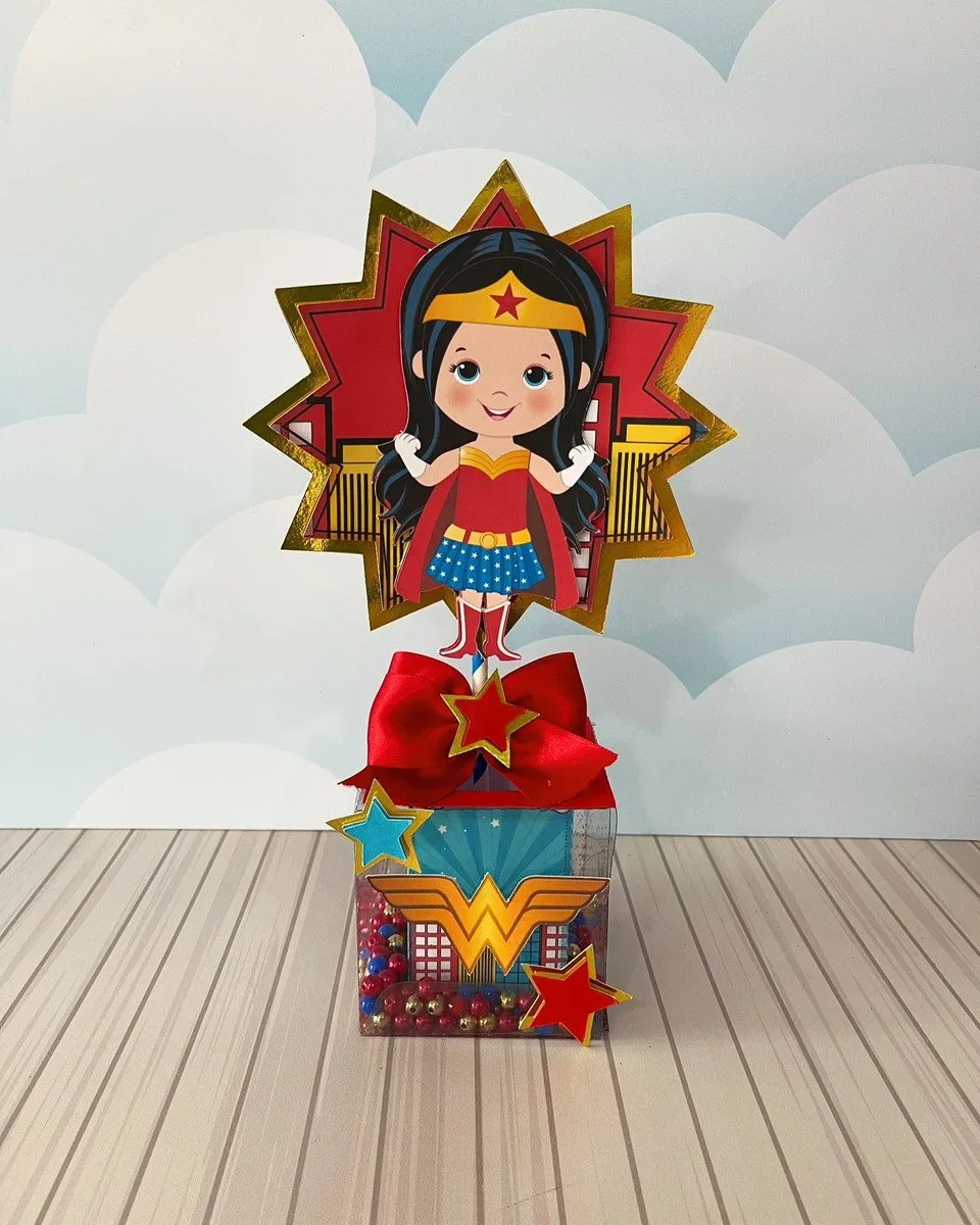 Centro de Mesa Mulher Maravilha Cute 1 Centro de Mesa Mulher Maravilha Cute