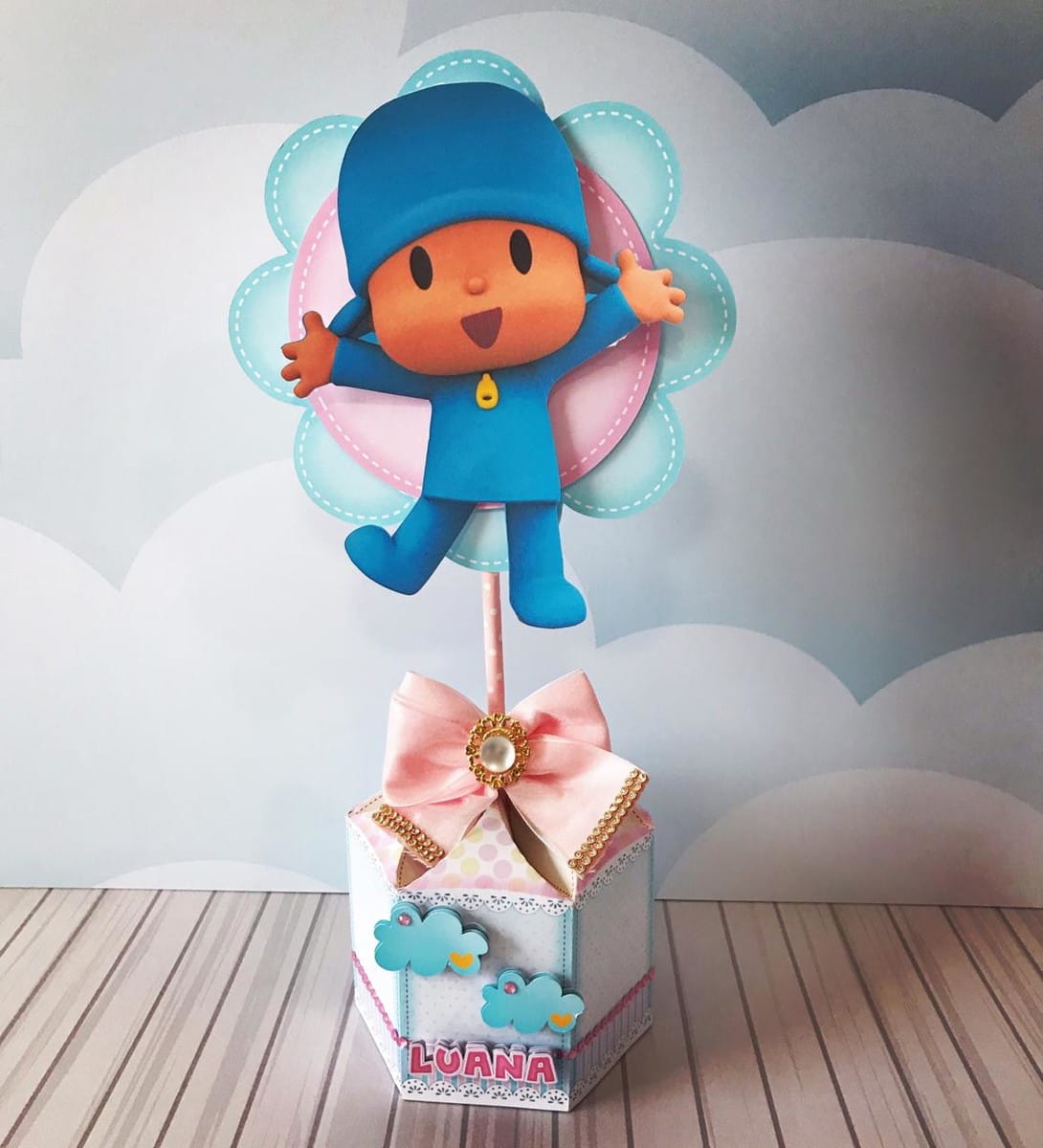 Centro de Mesa Pocoyo Rosa Digital para Festa Infantil 1 Centro de Mesa Pocoyo Rosa Digital para Festa Infantil