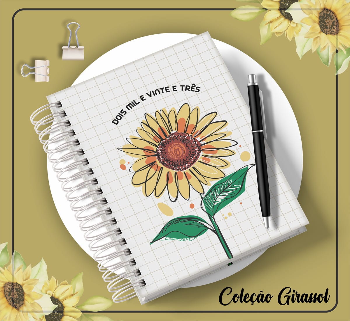 Coleção Agenda Girassol 2023 Digital para Personalizar 2 Caderno espiral quadriculado com ilustração de girassol e caneta preta sobre fundo verde