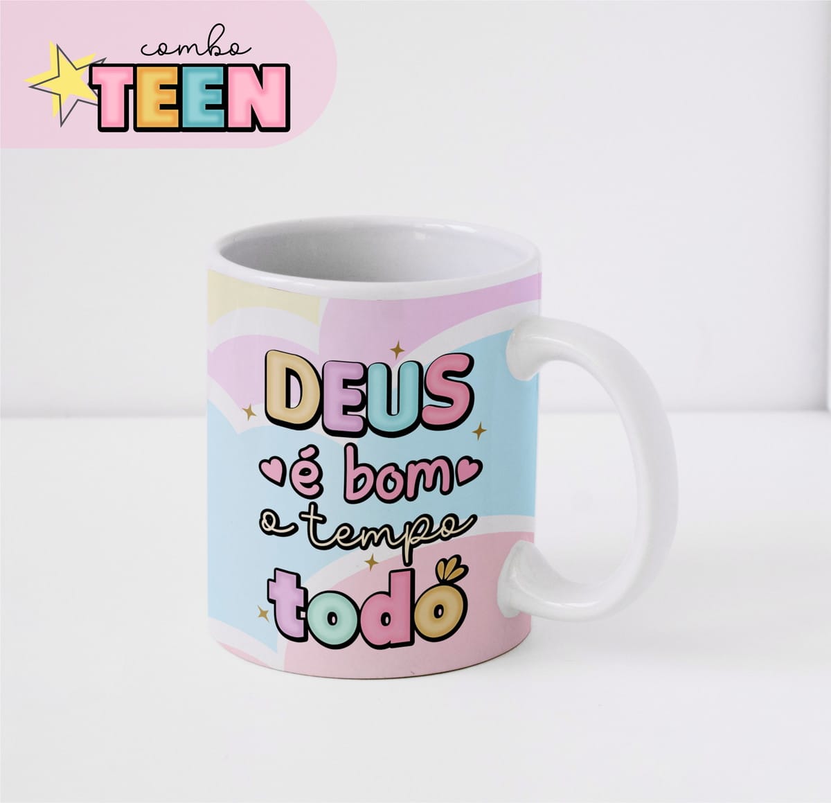 Devocional Teen Menina Digital para Diário Espiritual 4 Caneca branca estampada com mensagem colorida em tons pastel sobre fundo azul e rosa