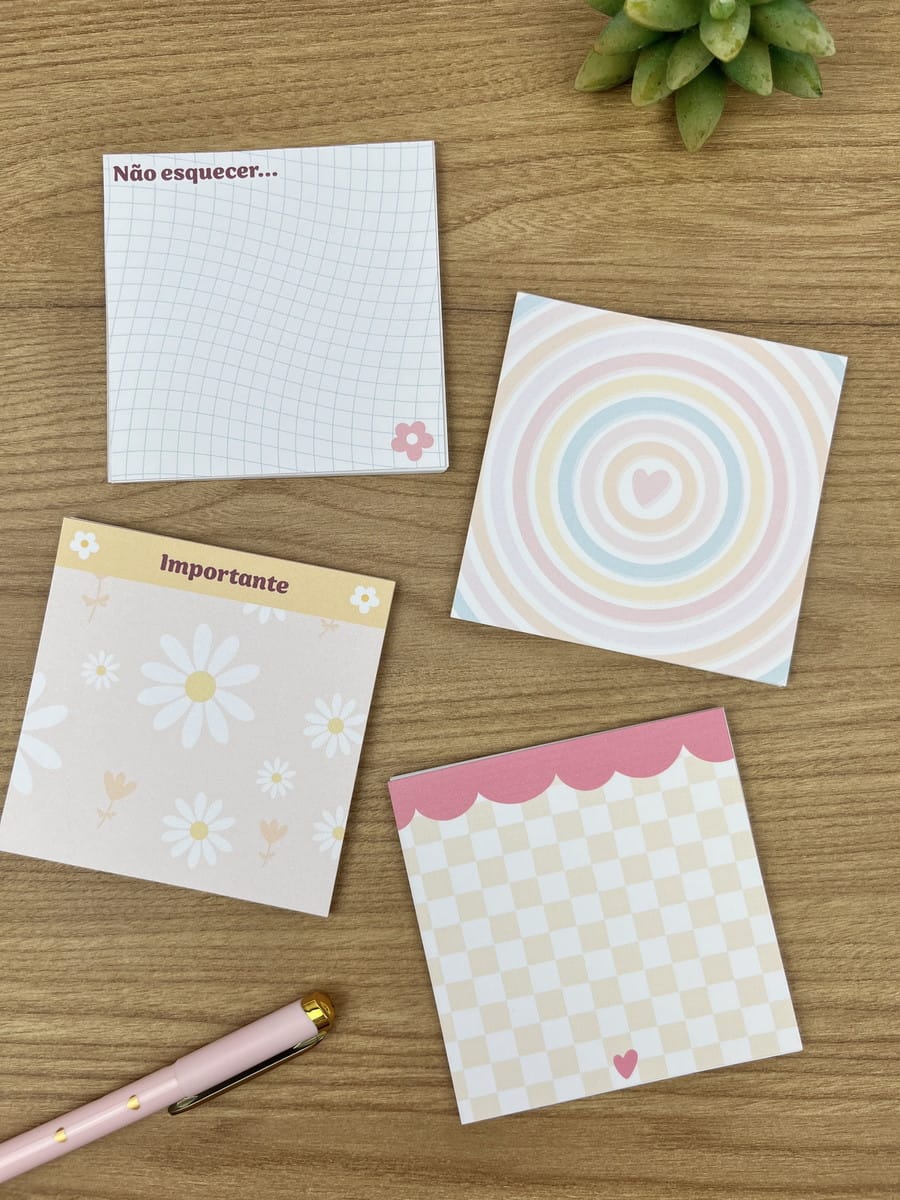 Kit Bloquinhos Digital Floral com Papéis para Imprimir 5 Quatro designs de notas adesivas com padrões variados e cores pastel.