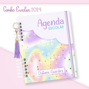 Kit Encadernação Escolar Tema Candy Arquivo Digital 19 Agenda escolar com capa colorida, glitter dourado, espiral branca e tassel roxo pendurado.