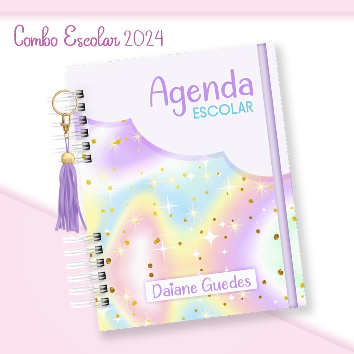 Kit Encadernação Escolar Tema Candy Arquivo Digital 1 Agenda escolar com capa colorida, glitter dourado, espiral branca e tassel roxo pendurado.