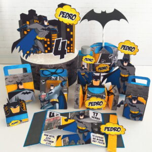 Kit Festa Batman Digital Para Imprimir e Montar 5 Kit de festa impresso temático do super-herói morcego com caixas e enfeites.