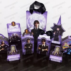 Conjunto de lembrancinhas de papel personalizadas com temática gótica e tons roxos.