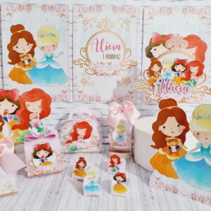 Kit Festa Princesas Cute Digital com Nome Personalizado 21 Conjunto de decorações impressas com temas de princesas e desenhos fofos.