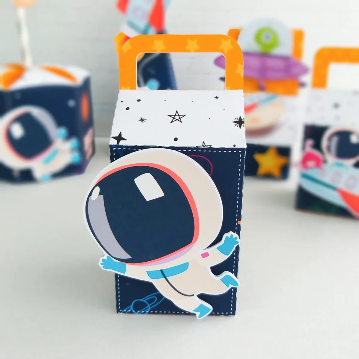 Kit Festa Só um bolinho Astronauta 3 Kit Festa Só um bolinho Astronauta