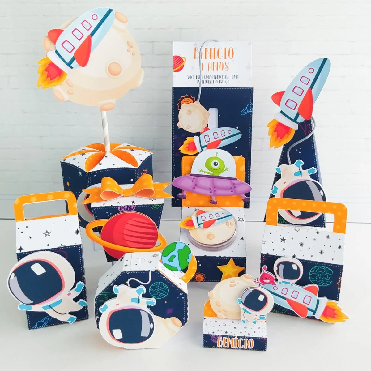 Kit Festa Só um bolinho Astronauta 1 Kit Festa Só um bolinho Astronauta