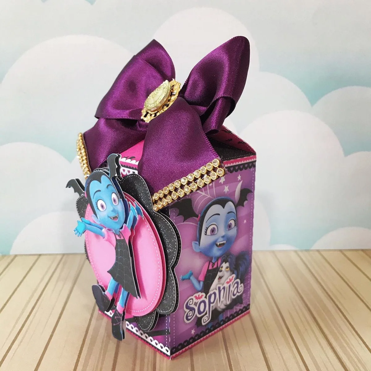Kit Festa Só um bolinho Vampirina 3 Kit Festa Só um bolinho Vampirina