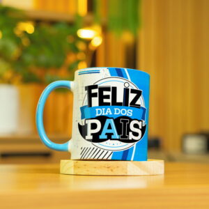 Kit PNG Dia dos Pais para Sublimação Criativa 18 Caneca branca e azul com estampa temática e alça azul clara.