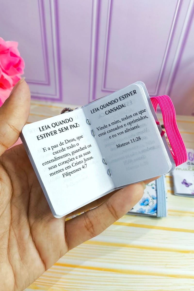 Mini Bíblia Chaveiro Feminino em PNG e PDF 4 Mini Bíblia Chaveiro Feminino em PNG e PDF - Imagem 4