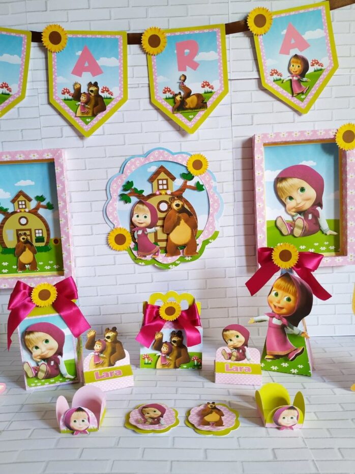 Só Um Bolinho Marsha e o Urso