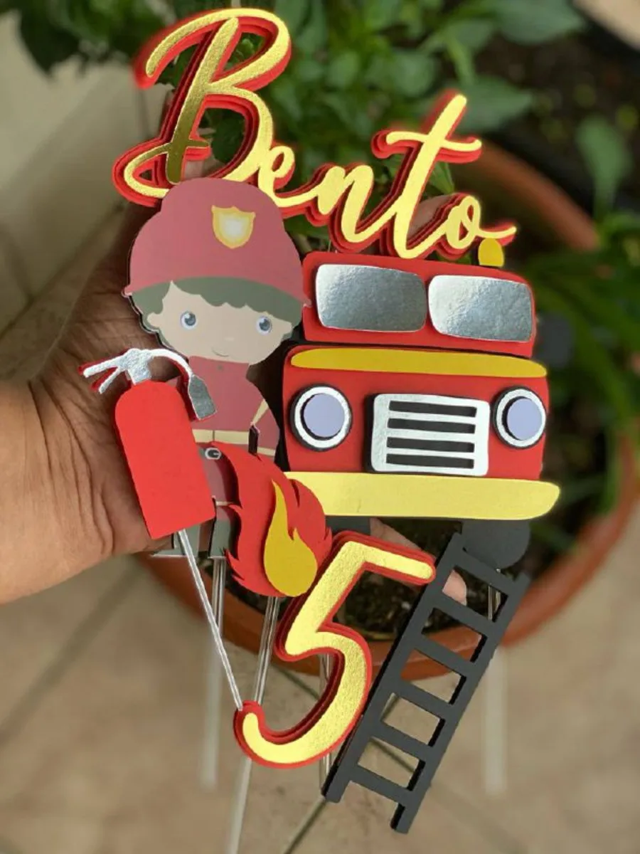 Topo de Bolo Bombeiro Camadas