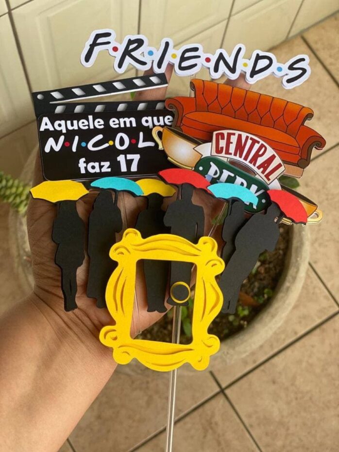 Topo de Bolo Friends Camadas